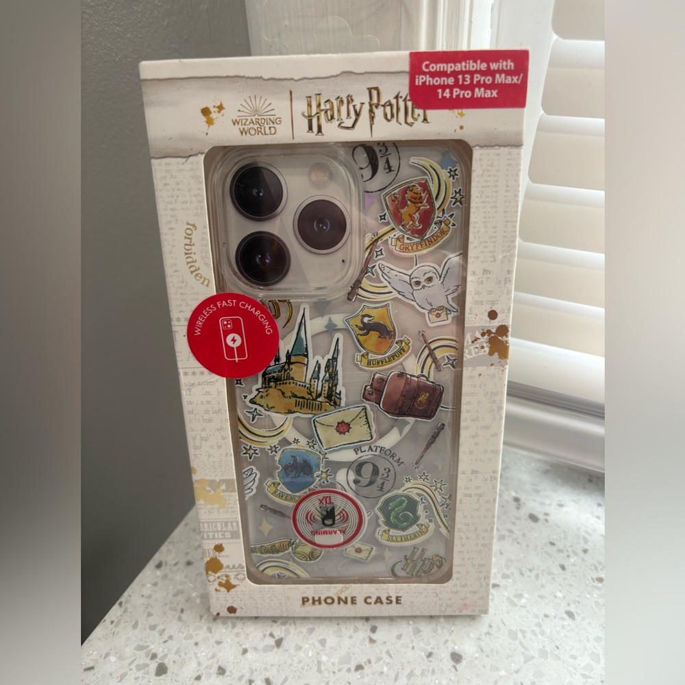 Warner Bros. Harry Potter Phone Case - Gold and Red 13/14 Pro Max